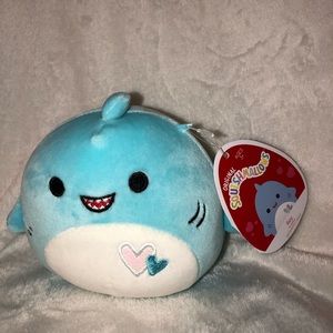 Rey valentines squishmallow nwt 4”